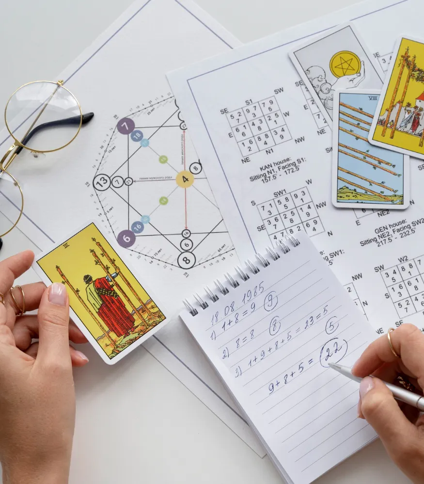 Lo studio e la pratica della tarologia